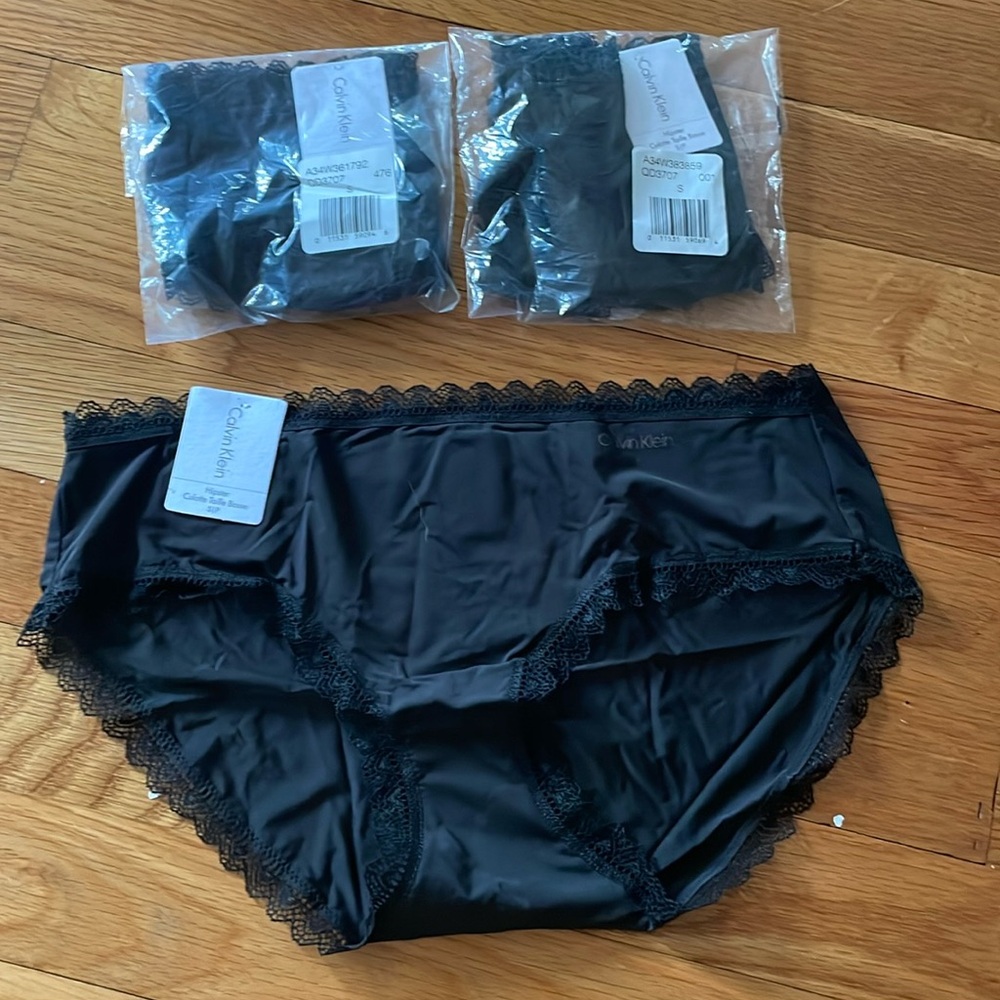 Calvin Klein NWT WOMEN’S hipster underwear size S - pack of 3